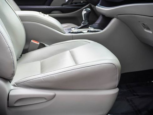 Used 2016 Toyota Highlander XLE image 23