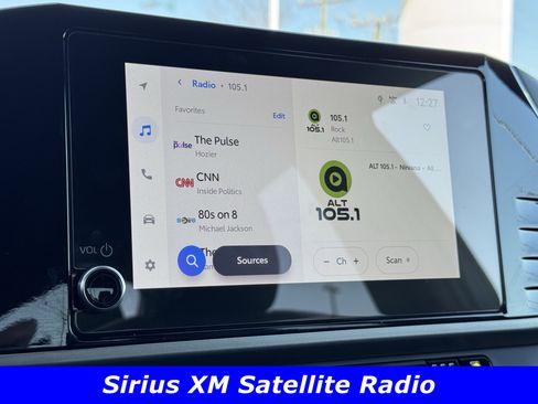 Used 2025 Toyota Camry SE w/ Convenience Package image 7