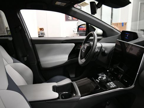 Used 2023 Subaru Solterra AWD image 28