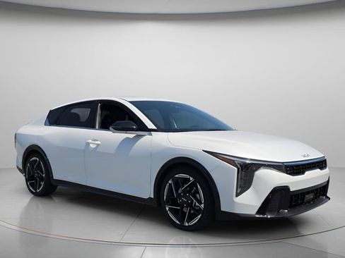 Used 2025 Kia K4 GT-Line FWD image 9