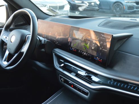 Certified 2025 BMW X5 sDrive40i w/ Premium Package image 37