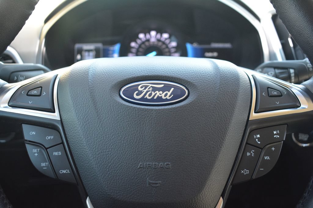 Used 2023 Ford Edge SEL w/ Convenience Package AWD/4WD image 11