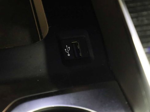 Used 2020 BMW X7 M50i w/ Executive Package image 32