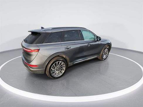 Used 2025 Lincoln Corsair Reserve w/ Equipment Group 202A image 8