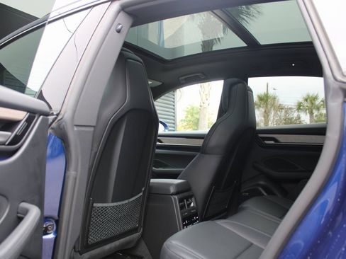 Used 2024 Porsche Macan 4 Electric image 28