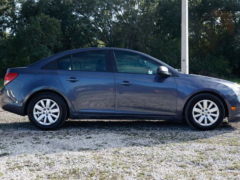 Used 2014 Chevrolet Cruze LS FWD image 13