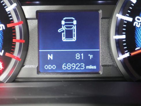 Used 2019 Toyota 4Runner SR5 AWD/4WD image 37