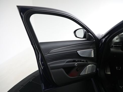 New 2025 Maserati Grecale Trofeo image 25