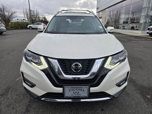 Used 2018 Nissan Rogue SL w/ Premium Package image 2