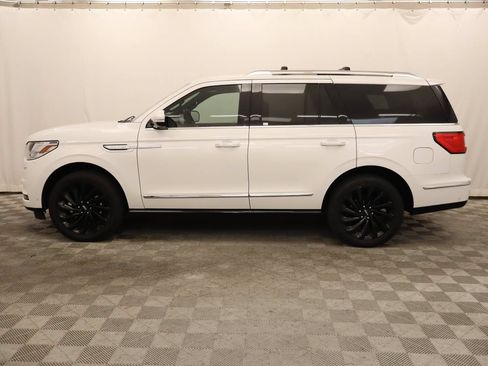 Used 2020 Lincoln Navigator Reserve w/ Equipment Group 208A Reserve AWD/4WD image 2