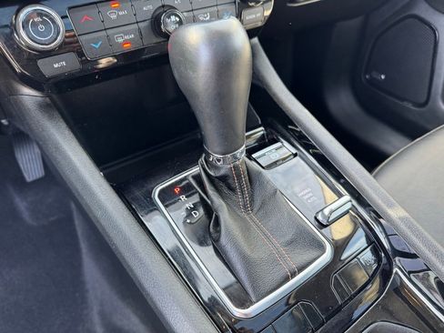 Used 2022 Jeep Compass Limited w/ Sun and Sound Group image 28