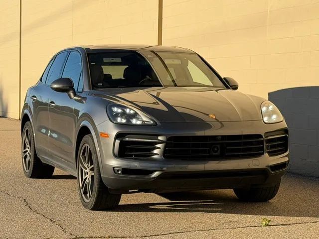 Used 2020 Porsche Cayenne AWD/4WD image 3