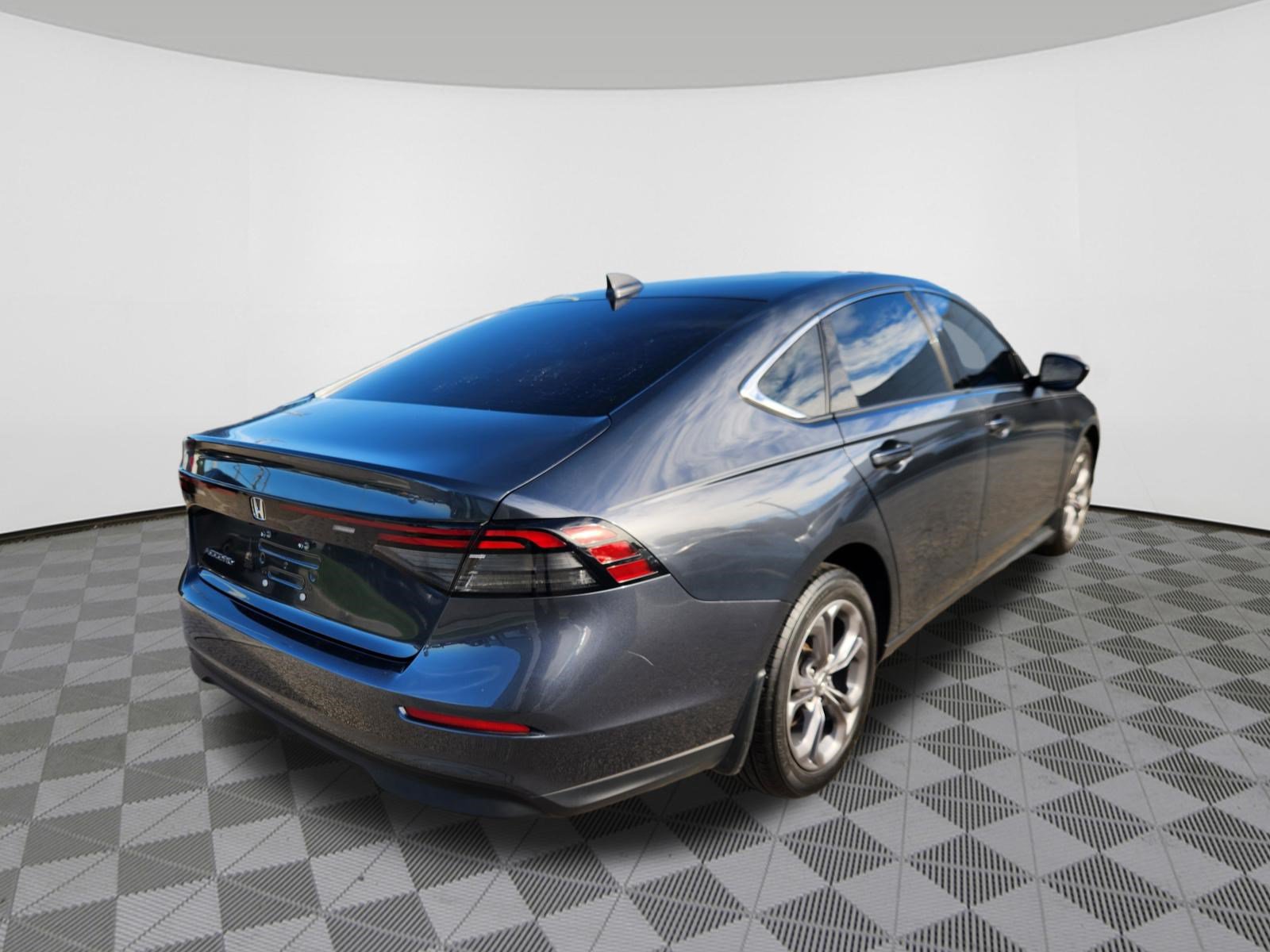 Used 2024 Honda Accord EX image 4