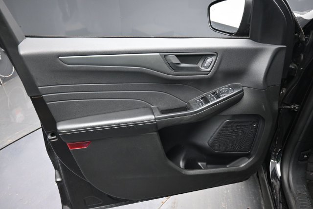 Used 2025 Ford Escape Active AWD/4WD image 14