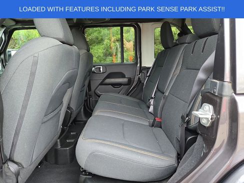 Used 2025 Jeep Wrangler Unlimited Sahara w/ Safety Group AWD/4WD image 10