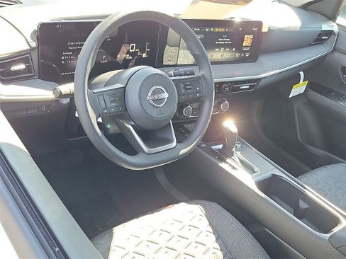 New 2025 Nissan Kicks SV image 4