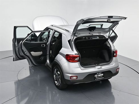 Used 2023 Hyundai Venue SEL image 59
