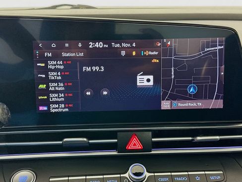 Used 2024 Hyundai Elantra Limited image 15