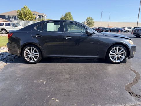 Used 2007 Lexus IS 350 w/ Premium Pkg RWD image 4