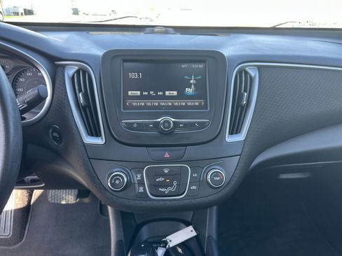 Used 2018 Chevrolet Malibu LS image 13