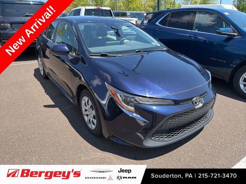 Used 2021 Toyota Corolla LE FWD image 1