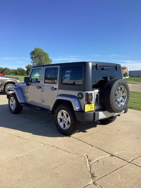 Used 2015 Jeep Wrangler Unlimited Sahara w/ Dual Top Group AWD/4WD image 3