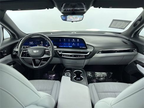 Used 2023 Cadillac Lyriq 2WD image 21