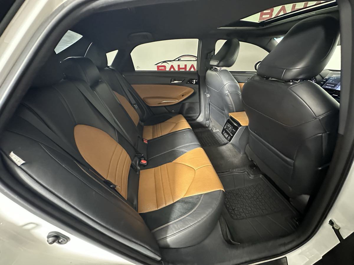 Used 2021 Toyota Avalon Touring w/ Advanced Safety Package FWD image 26