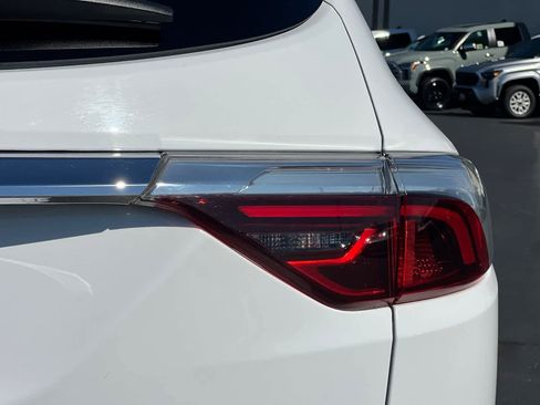 Used 2022 Buick Enclave Essence image 30