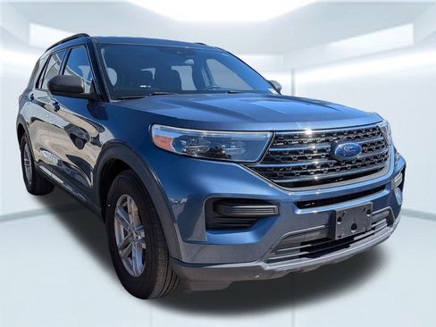 Used 2020 Ford Explorer XLT image 4