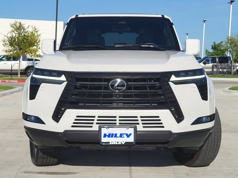 Used 2025 Lexus GX 550 w/ Accessory Package (2T) AWD/4WD image 2