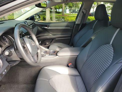Used 2024 Toyota Camry SE w/ Convenience Package FWD image 21
