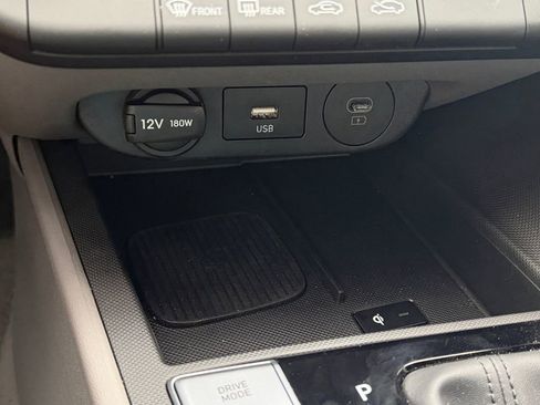 Used 2025 Hyundai Elantra SEL FWD image 25