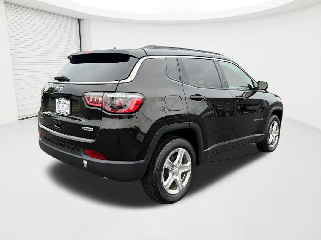 Used 2024 Jeep Compass Latitude AWD/4WD image 5