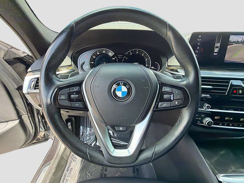 Used 2019 BMW 530i xDrive w/ Convenience Package AWD/4WD image 38