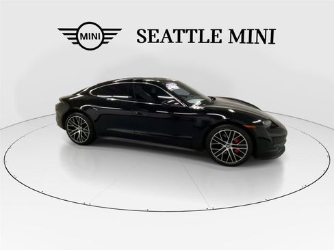 Used 2022 Porsche Taycan 4S image 13