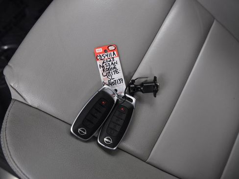 Used 2023 Nissan Rogue SL w/ SL Premium Package image 24