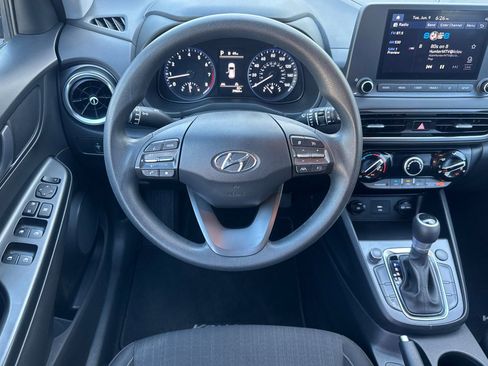 Used 2022 Hyundai Kona SEL FWD image 17