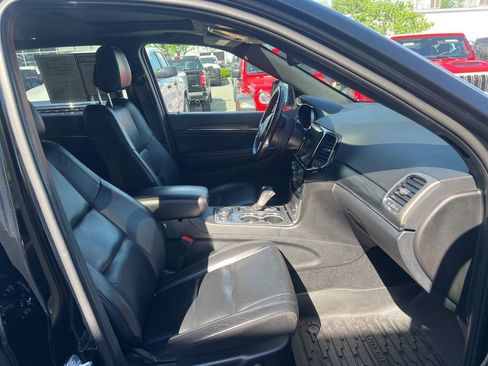 Used 2021 Jeep Grand Cherokee Limited AWD/4WD image 24