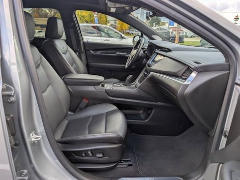 Used 2025 Cadillac XT5 Premium Luxury image 12