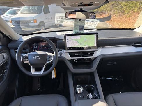 New 2026 Ford Explorer Active w/ Active Comfort Package RWD image 6