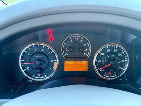 Used 2010 Nissan Armada Platinum RWD image 19