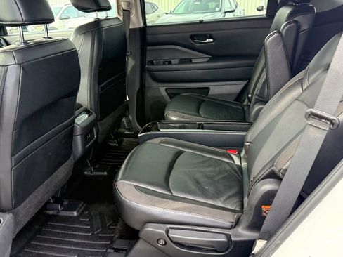 Used 2023 Nissan Pathfinder SL w/ SL Premium Package AWD/4WD image 17