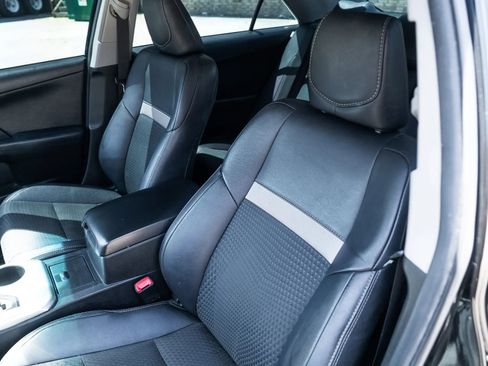 Used 2014 Toyota Camry SE FWD image 19