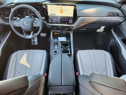 New 2026 Lexus TX 500h AWD image 18