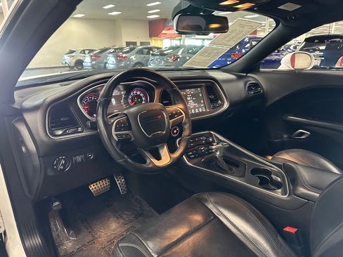 Used 2016 Dodge Challenger SXT Plus image 15