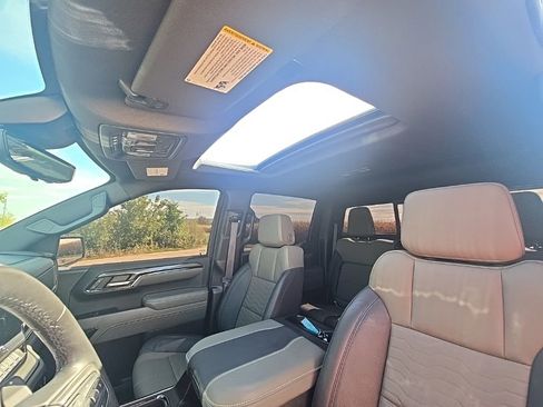 Used 2023 Chevrolet Silverado 1500 ZR2 w/ Technology Package image 32