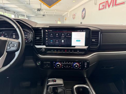Certified 2025 GMC Sierra 1500 SLT w/ SLT Premium Plus Package AWD/4WD image 18