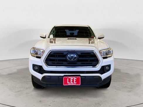Used 2018 Toyota Tacoma SR5 image 9