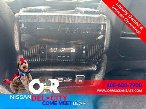 Used 2023 Jeep Wagoneer L Series II AWD/4WD image 13